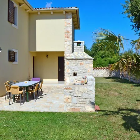 Semesterbostad House Mary Medulin